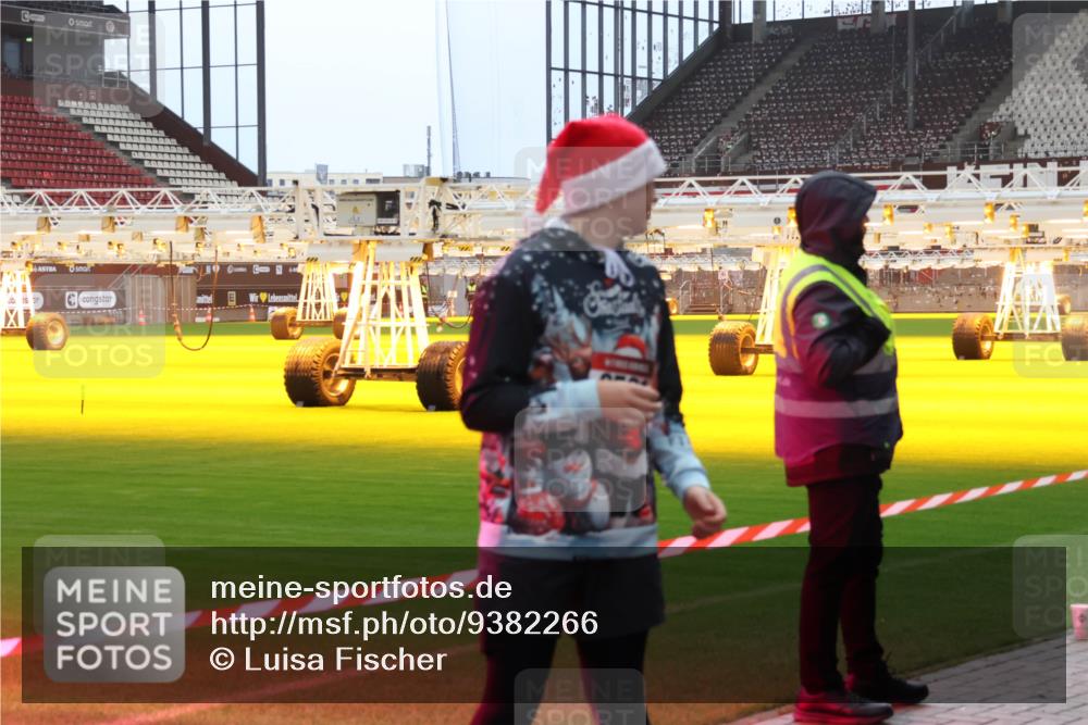 07.12.2025 - St. Pauli X-Mass-Run No. 15 Luisa Fischer http://msf.ph/oto/9382266 07.12.2025 10:48:39 Ziel 282, 472, 513, 553, 577, 633, 876, 1195, 1265, 1267, 1555, 2028, 2146, 2147, 2232, 2233, 2235, 2239, 2241, 2339, 2501, 2608, 2611, 2796, 2797, 2803, 3018, 3598, 4072, 4229, 4447, 4598, 4863 meine-sportfotos.de