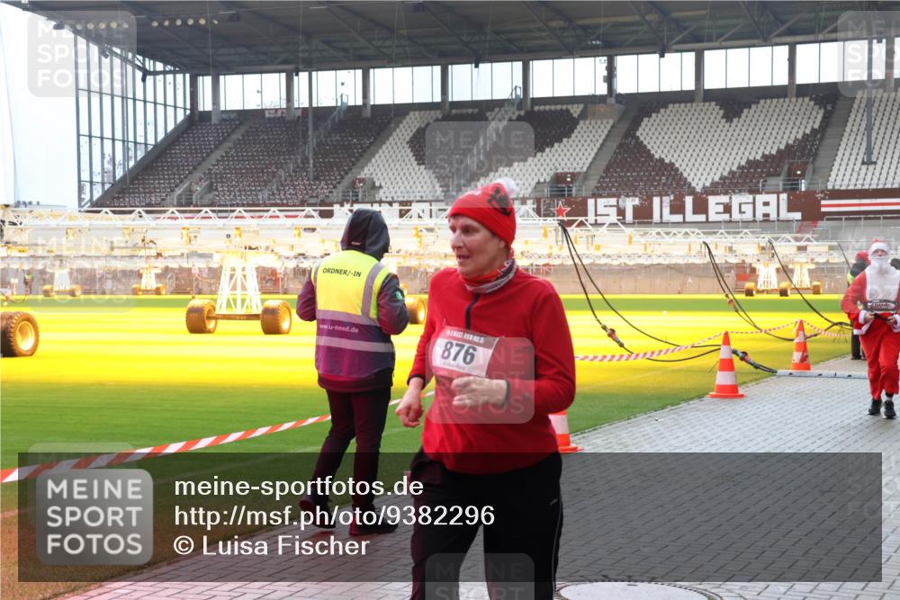 07.12.2025 - St. Pauli X-Mass-Run No. 15 Luisa Fischer http://msf.ph/oto/9382296 07.12.2025 10:48:44 Ziel 5, 876, 2605, 233, 282, 290, 472, 513, 553, 577, 633, 876, 935, 1195, 1265, 1267, 1515, 1516, 1517, 1521, 2028, 2146, 2147, 2232, 2233, 2235, 2239, 2241, 2339, 2501, 2608, 2611, 2796, 2797, 2803, 3017, 3018, 3019, 3598, 4229, 4447, 4598 meine-sportfotos.de