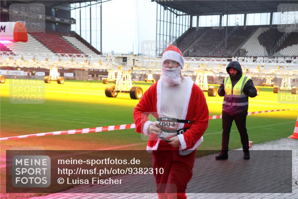 07.12.2025 - St. Pauli X-Mass-Run No. 15 Luisa Fischer http://msf.ph/oto/9382310 07.12.2025 10:48:50 Ziel 803, 233, 290, 472, 577, 633, 876, 935, 1009, 1087, 1188, 1189, 1195, 1265, 1267, 1515, 1516, 1517, 1521, 2028, 2146, 2147, 2232, 2233, 2235, 2239, 2241, 2268, 2269, 2339, 2501, 2796, 2797, 2803, 3017, 3018, 3019, 3346, 3598, 4229, 4447, 4598 meine-sportfotos.de
