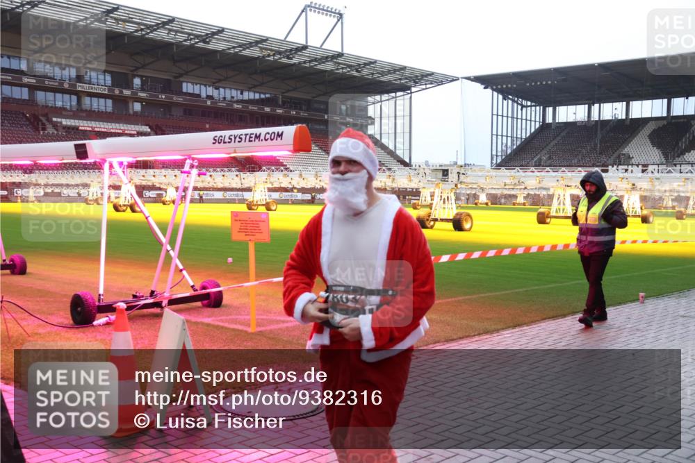 07.12.2025 - St. Pauli X-Mass-Run No. 15 Luisa Fischer http://msf.ph/oto/9382316 07.12.2025 10:48:50 Ziel 78037, 233, 290, 472, 577, 633, 876, 935, 1009, 1087, 1188, 1189, 1195, 1265, 1267, 1515, 1516, 1517, 1521, 2028, 2146, 2147, 2232, 2233, 2235, 2239, 2241, 2268, 2269, 2339, 2501, 2796, 2797, 2803, 3017, 3018, 3019, 3346, 3598, 4229, 4447, 4598 meine-sportfotos.de