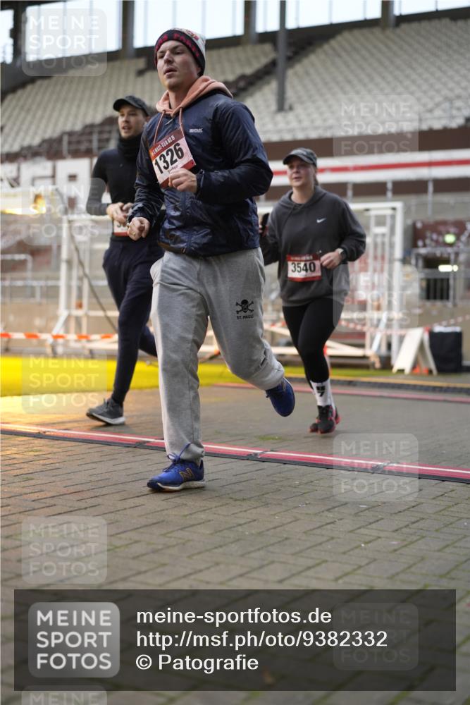 07.12.2025 - St. Pauli X-Mass-Run No. 15 Patografie http://msf.ph/oto/9382332 07.12.2025 10:21:17 Ziel 149, 270, 1326, 1386, 1407, 1898, 1900, 2173, 2565, 3062, 3091, 3384, 3540, 3541, 3848, 3849, 3984, 3988, 4117, 4338 meine-sportfotos.de