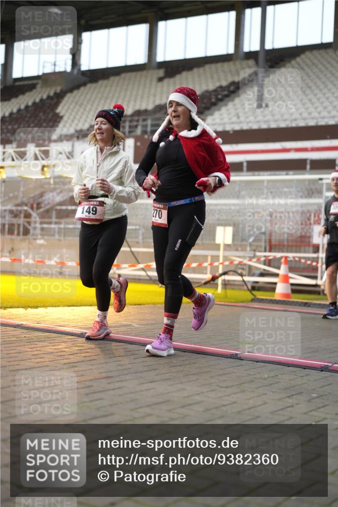 07.12.2025 - St. Pauli X-Mass-Run No. 15 Patografie http://msf.ph/oto/9382360 07.12.2025 10:21:21 Ziel 149, 270, 1326, 2173, 2927, 3062, 3091, 3384, 3540, 3541, 3848, 3849, 3988, 4117, 4169, 4170 meine-sportfotos.de