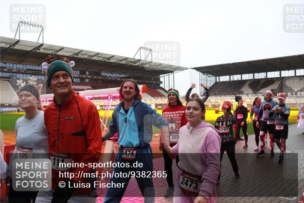 07.12.2025 - St. Pauli X-Mass-Run No. 15 Luisa Fischer http://msf.ph/oto/9382365 07.12.2025 11:22:31 Ziel 15, 105, 15, 111, 2474, 203, 2197, 15, 2473, 1907, 241, 232, 1284, 1297, 1775, 1779, 1904, 1939, 2812, 3474, 3475, 3820, 3821 meine-sportfotos.de