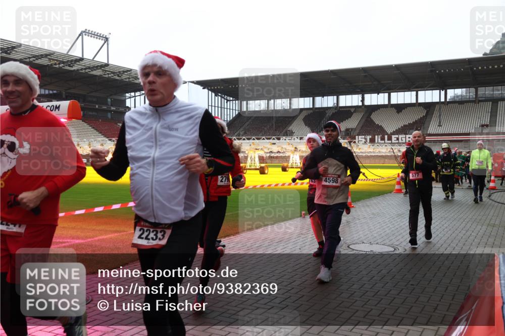 07.12.2025 - St. Pauli X-Mass-Run No. 15 Luisa Fischer http://msf.ph/oto/9382369 07.12.2025 10:49:02 Ziel 100, 2233, 2796, 63, 4598, 1265, 233, 290, 379, 577, 590, 592, 633, 876, 935, 1009, 1087, 1188, 1189, 1195, 1265, 1267, 1515, 1516, 1517, 1521, 1895, 2028, 2232, 2233, 2235, 2239, 2241, 2268, 2269, 2339, 2501, 2512, 2515, 2796, 2797, 2803, 3017, 3018, 3019, 3346, 3598, 4229, 4447, 4598 meine-sportfotos.de