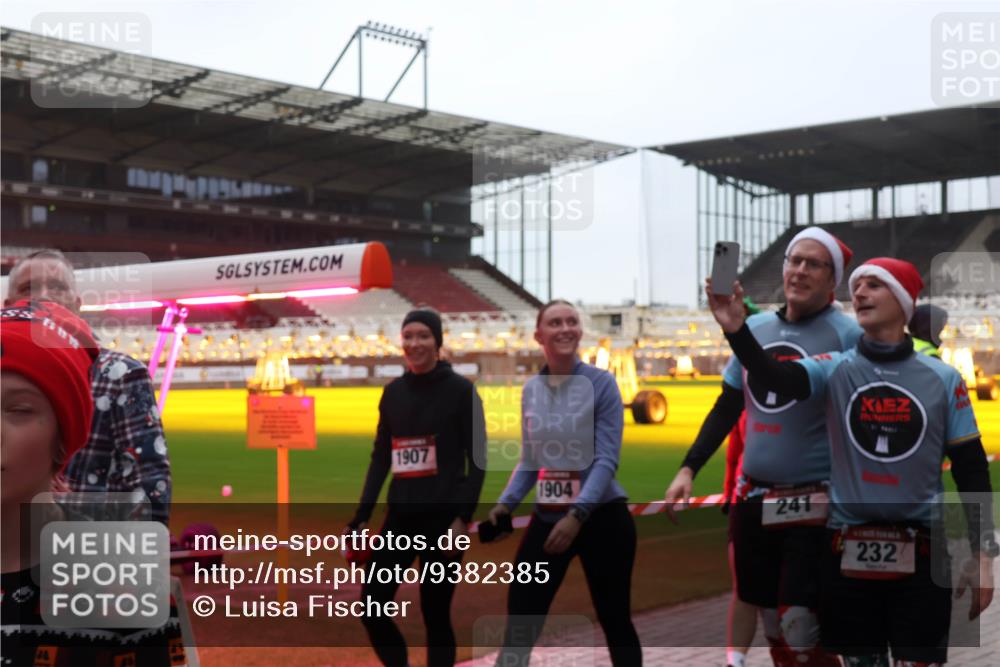 07.12.2025 - St. Pauli X-Mass-Run No. 15 Luisa Fischer http://msf.ph/oto/9382385 07.12.2025 11:22:34 Ziel 1907, 1904, 241, 232, 1284, 1297, 1775, 1779, 1904, 1939, 2812, 2985, 3127, 3474, 3475, 3820, 3821 meine-sportfotos.de