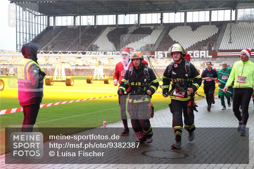 07.12.2025 - St. Pauli X-Mass-Run No. 15 Luisa Fischer http://msf.ph/oto/9382387 07.12.2025 10:49:06 Ziel 22, 233, 15, 3019, 1265, 233, 290, 379, 577, 590, 592, 633, 876, 935, 1009, 1019, 1087, 1188, 1189, 1265, 1267, 1515, 1516, 1517, 1521, 1895, 2232, 2233, 2235, 2239, 2241, 2268, 2269, 2339, 2512, 2515, 2796, 2797, 2803, 3017, 3018, 3019, 3346, 3598, 4447, 4598 meine-sportfotos.de