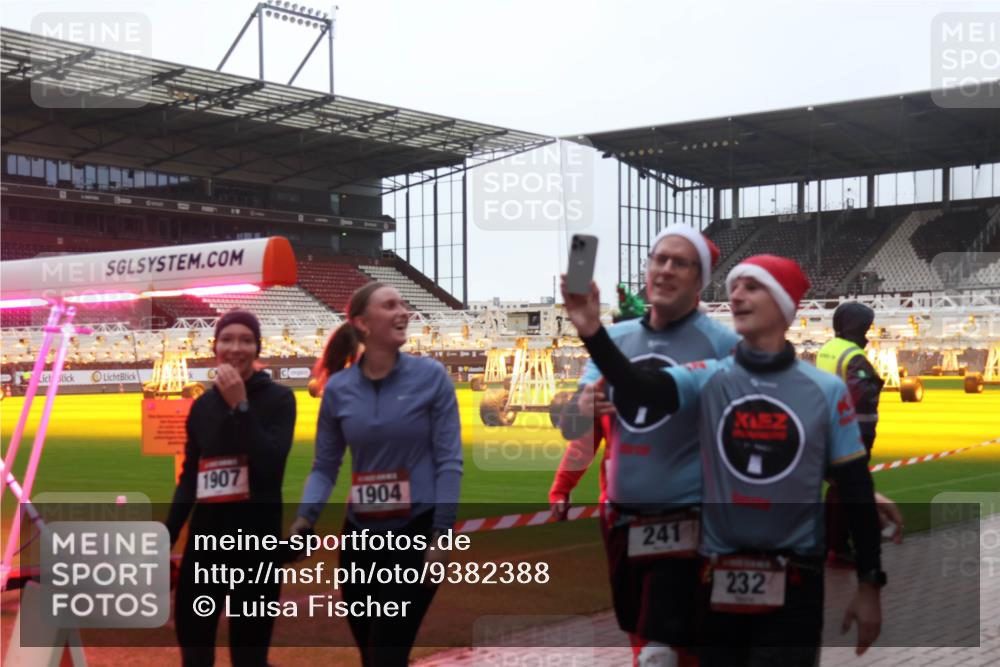 07.12.2025 - St. Pauli X-Mass-Run No. 15 Luisa Fischer http://msf.ph/oto/9382388 07.12.2025 11:22:34 Ziel 1907, 1904, 241, 232, 1284, 1297, 1775, 1779, 1904, 1939, 2812, 2985, 3127, 3474, 3475, 3820, 3821 meine-sportfotos.de
