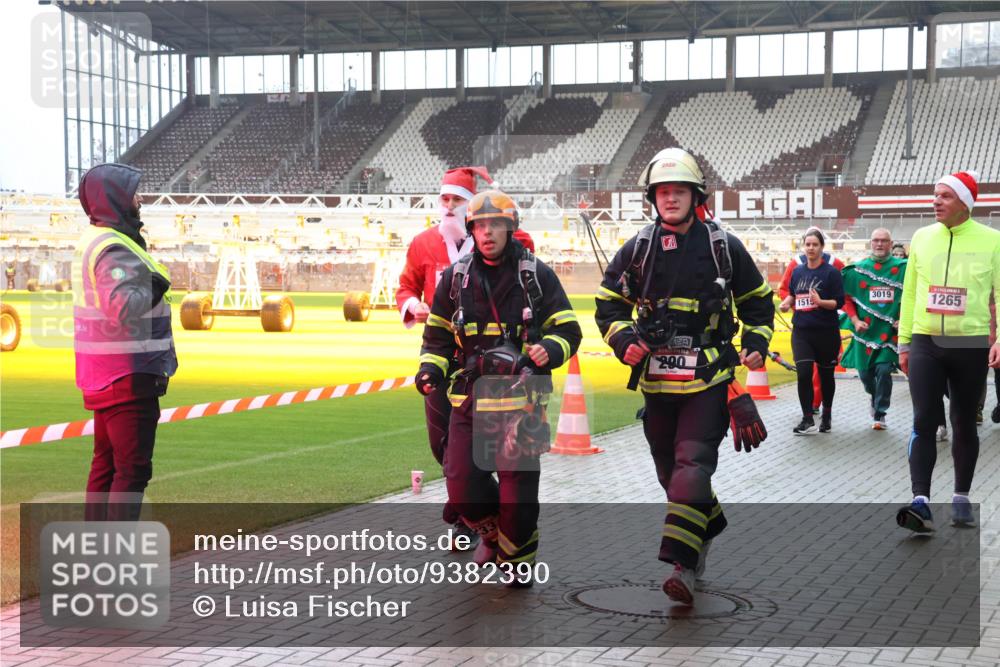 07.12.2025 - St. Pauli X-Mass-Run No. 15 Luisa Fischer http://msf.ph/oto/9382390 07.12.2025 10:49:06 Ziel 2928, 290, 3019, 1515, 1265, 233, 290, 379, 577, 590, 592, 633, 876, 935, 1009, 1019, 1087, 1188, 1189, 1265, 1267, 1515, 1516, 1517, 1521, 1895, 2232, 2233, 2235, 2239, 2241, 2268, 2269, 2339, 2512, 2515, 2796, 2797, 2803, 3017, 3018, 3019, 3346, 3598, 4447, 4598 meine-sportfotos.de