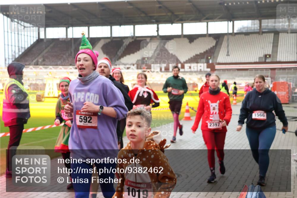 07.12.2025 - St. Pauli X-Mass-Run No. 15 Luisa Fischer http://msf.ph/oto/9382462 07.12.2025 10:49:15 Ziel 188, 592, 15, 1019, 2397, 1566, 233, 290, 379, 577, 590, 592, 633, 935, 1009, 1019, 1087, 1155, 1164, 1166, 1188, 1189, 1265, 1267, 1515, 1516, 1517, 1521, 1895, 2232, 2233, 2235, 2239, 2241, 2268, 2269, 2512, 2515, 2796, 2797, 2803, 3017, 3019, 3346, 3369, 4447, 4598 meine-sportfotos.de