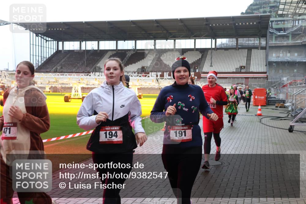 07.12.2025 - St. Pauli X-Mass-Run No. 15 Luisa Fischer http://msf.ph/oto/9382547 07.12.2025 10:49:38 Ziel 15, 471, 15, 194, 15, 191, 372, 157, 191, 194, 379, 471, 590, 592, 890, 1019, 1155, 1164, 1166, 1273, 1274, 1370, 1372, 1663, 1895, 2299, 2301, 2421, 2512, 2515, 2764, 2765, 2921, 2933, 3366, 3369 meine-sportfotos.de