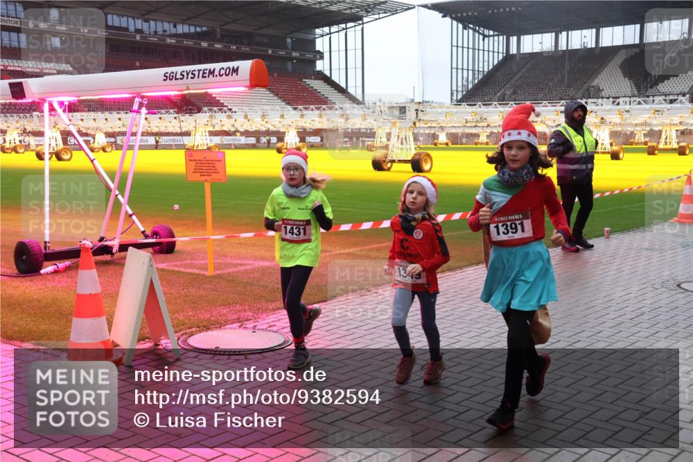 07.12.2025 - St. Pauli X-Mass-Run No. 15 Luisa Fischer http://msf.ph/oto/9382594 07.12.2025 11:23:04 Ziel 1431, 134, 15, 1391, 520, 1018, 1349, 1391, 1431, 2550, 2557, 2812, 2985, 3127 meine-sportfotos.de