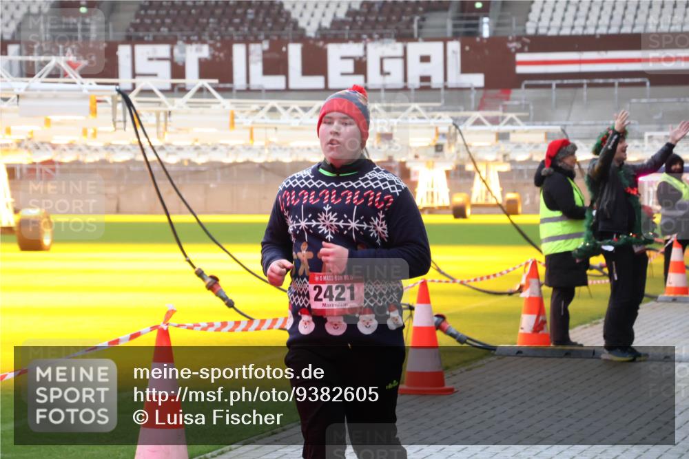 07.12.2025 - St. Pauli X-Mass-Run No. 15 Luisa Fischer http://msf.ph/oto/9382605 07.12.2025 10:49:50 Ziel 15, 2421, 157, 191, 194, 379, 471, 890, 1019, 1155, 1164, 1166, 1179, 1273, 1274, 1370, 1372, 1663, 2299, 2301, 2340, 2421, 2764, 2765, 2921, 2933, 3366, 3369 meine-sportfotos.de