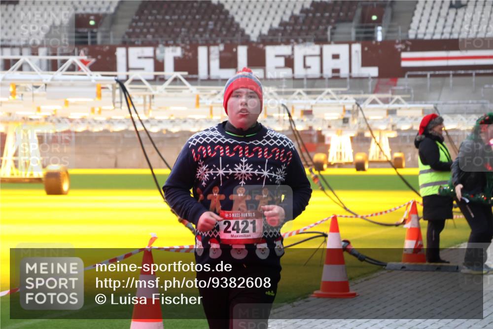 07.12.2025 - St. Pauli X-Mass-Run No. 15 Luisa Fischer http://msf.ph/oto/9382608 07.12.2025 10:49:51 Ziel 1, 15, 2421, 157, 191, 194, 471, 890, 1019, 1155, 1164, 1166, 1179, 1273, 1274, 1370, 1372, 1663, 2299, 2301, 2340, 2341, 2421, 2764, 2765, 2779, 2921, 2933, 3366, 3369 meine-sportfotos.de