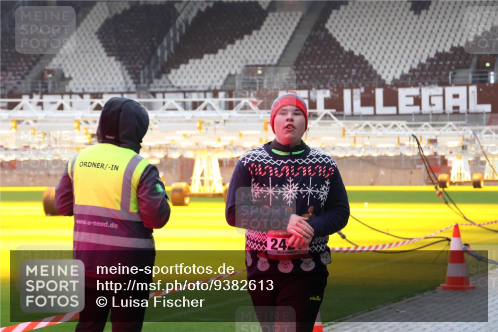 07.12.2025 - St. Pauli X-Mass-Run No. 15 Luisa Fischer http://msf.ph/oto/9382613 07.12.2025 10:49:51 Ziel 24, 157, 191, 194, 471, 890, 1019, 1155, 1164, 1166, 1179, 1273, 1274, 1370, 1372, 1663, 2299, 2301, 2340, 2341, 2421, 2764, 2765, 2779, 2921, 2933, 3366, 3369 meine-sportfotos.de