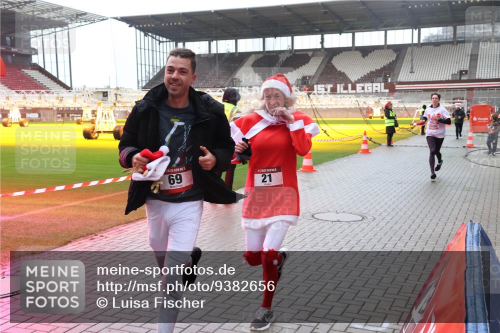 07.12.2025 - St. Pauli X-Mass-Run No. 15 Luisa Fischer http://msf.ph/oto/9382656 07.12.2025 11:23:25 Ziel 15, 69, 15, 21, 1, 21, 69, 520, 1018, 1141, 1349, 1391, 1431, 2023, 2373, 2821, 2823, 4249, 4824 meine-sportfotos.de
