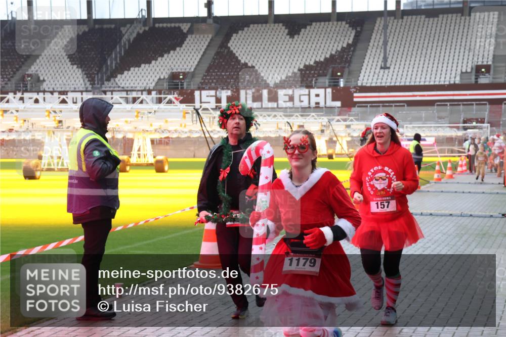 07.12.2025 - St. Pauli X-Mass-Run No. 15 Luisa Fischer http://msf.ph/oto/9382675 07.12.2025 10:49:59 Ziel 1, 1179, 7, 245, 157, 157, 191, 194, 471, 890, 916, 1035, 1155, 1179, 1232, 1273, 1274, 1370, 1372, 1663, 2100, 2201, 2299, 2301, 2338, 2340, 2341, 2421, 2764, 2765, 2777, 2779, 2921, 2933, 3030, 3366, 3369, 3380 meine-sportfotos.de