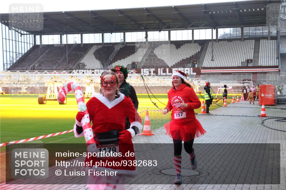 07.12.2025 - St. Pauli X-Mass-Run No. 15 Luisa Fischer http://msf.ph/oto/9382683 07.12.2025 10:50:00 Ziel 15, 1179, 157, 157, 191, 194, 471, 890, 916, 1035, 1155, 1179, 1232, 1273, 1274, 1370, 1372, 1663, 2100, 2201, 2299, 2301, 2338, 2340, 2341, 2421, 2764, 2765, 2777, 2779, 2921, 2933, 3030, 3366, 3369, 3380 meine-sportfotos.de