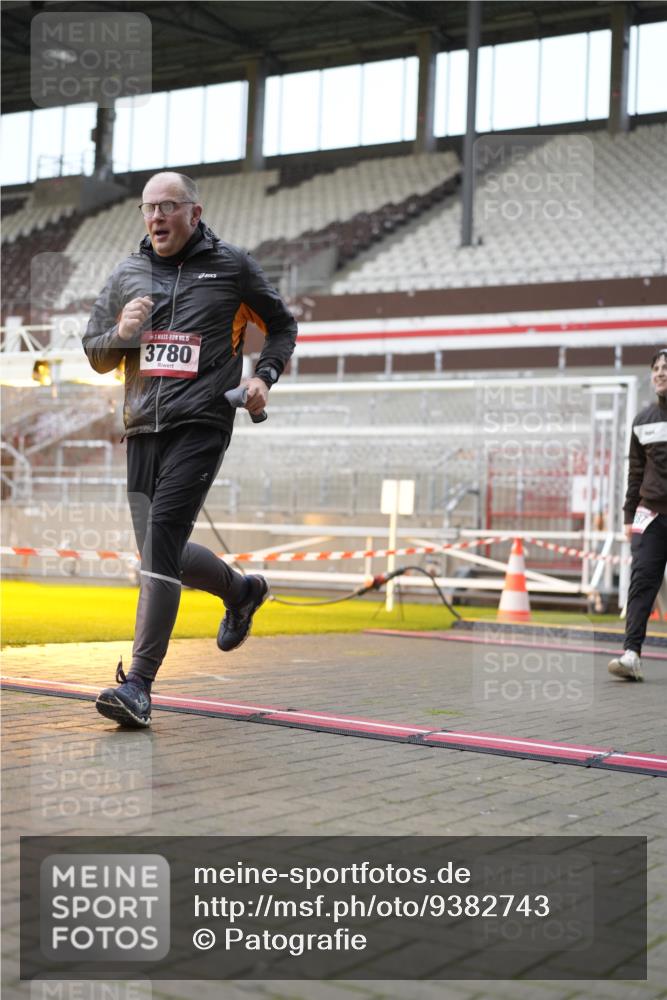 07.12.2025 - St. Pauli X-Mass-Run No. 15 Patografie http://msf.ph/oto/9382743 07.12.2025 10:22:44 Ziel 794, 3780, 4287, 4407, 4411, 4419, 4509, 4539 meine-sportfotos.de