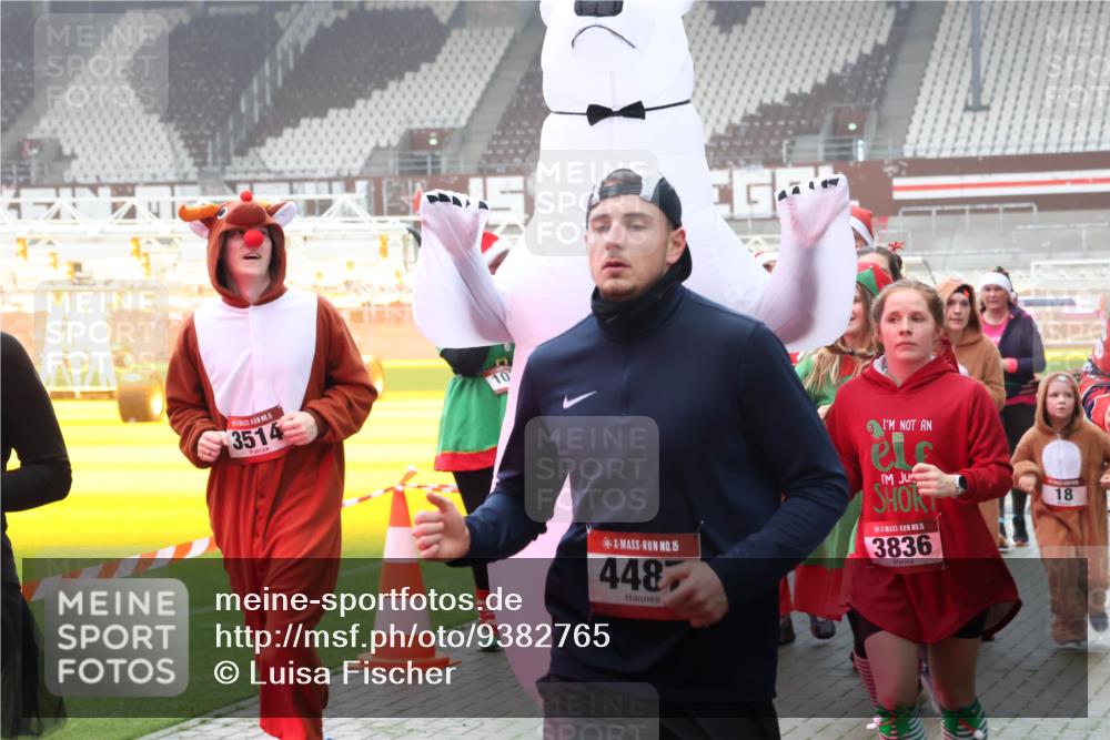 07.12.2025 - St. Pauli X-Mass-Run No. 15 Luisa Fischer http://msf.ph/oto/9382765 07.12.2025 10:13:15 Ziel 3514, 15, 448, 15, 3836, 18, 9, 18, 80, 938, 1070, 1072, 1074, 1077, 1397, 1733, 2687, 2711, 2712, 2758, 2760, 2770, 3040, 3428, 3514, 3551, 3557, 3585, 3588, 3799, 3834, 3836, 4487 meine-sportfotos.de