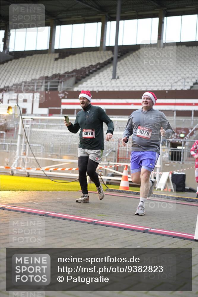 07.12.2025 - St. Pauli X-Mass-Run No. 15 Patografie http://msf.ph/oto/9382823 07.12.2025 10:23:04 Ziel 1996, 2123, 2304, 2508, 2511, 2638, 3052, 3078, 3079 meine-sportfotos.de