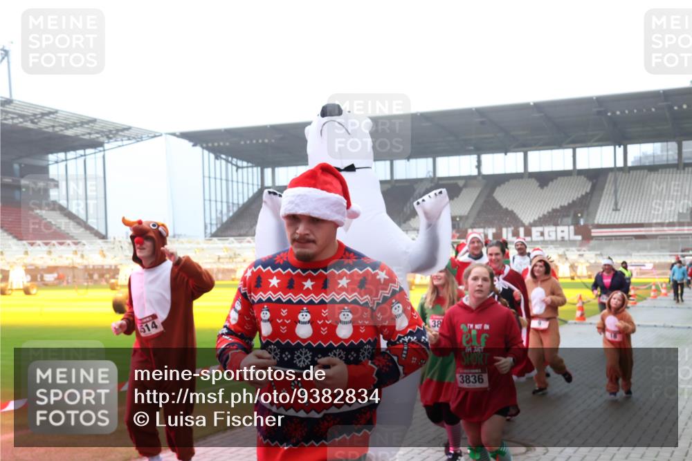 07.12.2025 - St. Pauli X-Mass-Run No. 15 Luisa Fischer http://msf.ph/oto/9382834 07.12.2025 10:13:17 Ziel 514, 38, 3836, 9, 18, 80, 938, 1070, 1072, 1074, 1126, 1397, 1733, 2687, 2711, 2712, 2758, 2760, 2770, 3040, 3428, 3514, 3551, 3557, 3585, 3588, 3589, 3799, 3834, 3836, 4487 meine-sportfotos.de