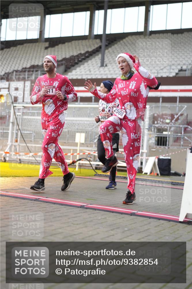 07.12.2025 - St. Pauli X-Mass-Run No. 15 Patografie http://msf.ph/oto/9382854 07.12.2025 10:23:06 Ziel 1996, 2123, 2304, 2508, 2511, 2638, 3052, 3078, 3079 meine-sportfotos.de