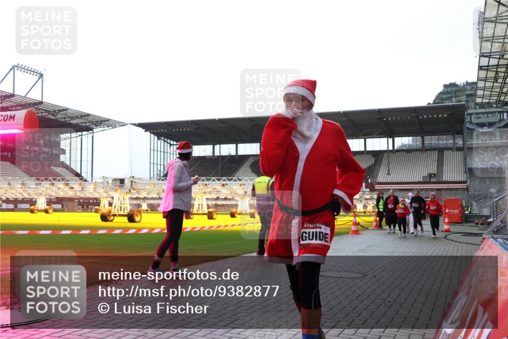 07.12.2025 - St. Pauli X-Mass-Run No. 15 Luisa Fischer http://msf.ph/oto/9382877 07.12.2025 10:50:55 Ziel 40, 564, 904, 905, 1726, 1729, 1730, 2250, 2460, 2575, 2582, 2583, 2584, 2763, 3287, 3291, 3368, 4075, 4110, 4111, 4535, 4537, 4756, 4757, 4759, 4760, 4855, 4881 meine-sportfotos.de