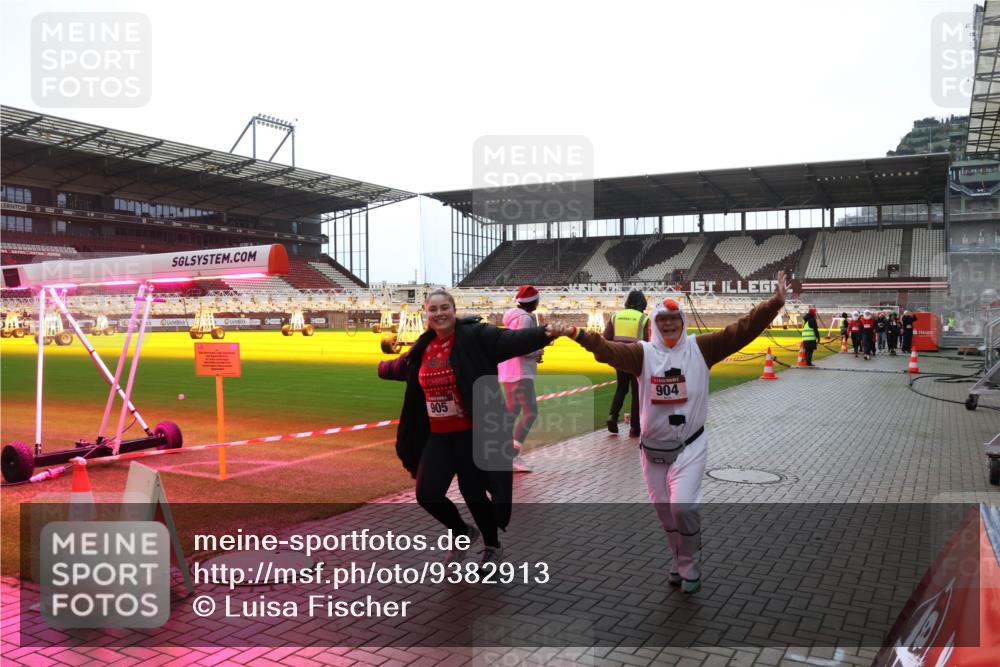 07.12.2025 - St. Pauli X-Mass-Run No. 15 Luisa Fischer http://msf.ph/oto/9382913 07.12.2025 10:51:05 Ziel 905, 904, 249, 381, 564, 769, 1726, 1729, 1730, 2250, 2460, 2582, 2583, 2584, 2737, 2738, 2763, 3287, 3291, 3368, 4075, 4110, 4111, 4535, 4537, 4756, 4757, 4759, 4760, 4881 meine-sportfotos.de