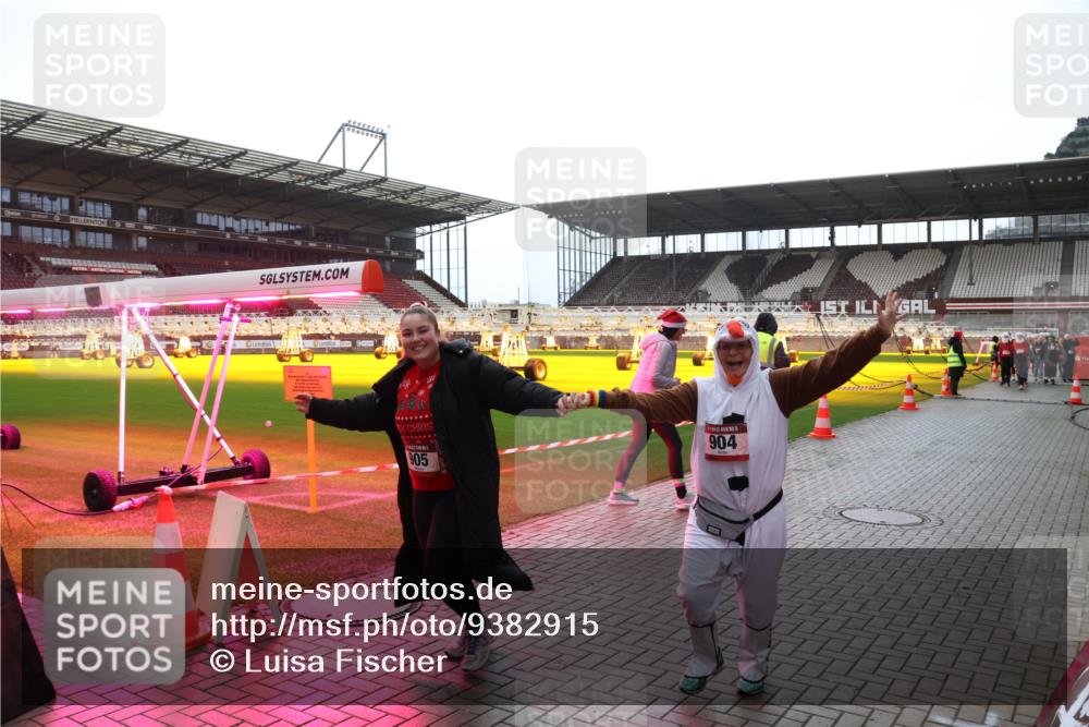 07.12.2025 - St. Pauli X-Mass-Run No. 15 Luisa Fischer http://msf.ph/oto/9382915 07.12.2025 10:51:05 Ziel 905, 904, 249, 381, 564, 769, 1726, 1729, 1730, 2250, 2460, 2582, 2583, 2584, 2737, 2738, 2763, 3287, 3291, 3368, 4075, 4110, 4111, 4535, 4537, 4756, 4757, 4759, 4760, 4881 meine-sportfotos.de