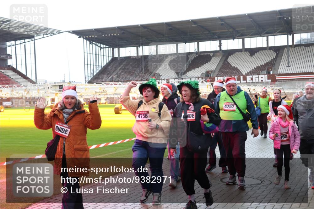07.12.2025 - St. Pauli X-Mass-Run No. 15 Luisa Fischer http://msf.ph/oto/9382971 07.12.2025 10:51:26 Ziel 5, 4756, 59, 4757, 368, 249, 381, 564, 769, 1093, 1691, 1726, 1729, 1730, 2737, 2738, 2763, 3199, 3342, 3368, 4535, 4537, 4760, 4881 meine-sportfotos.de