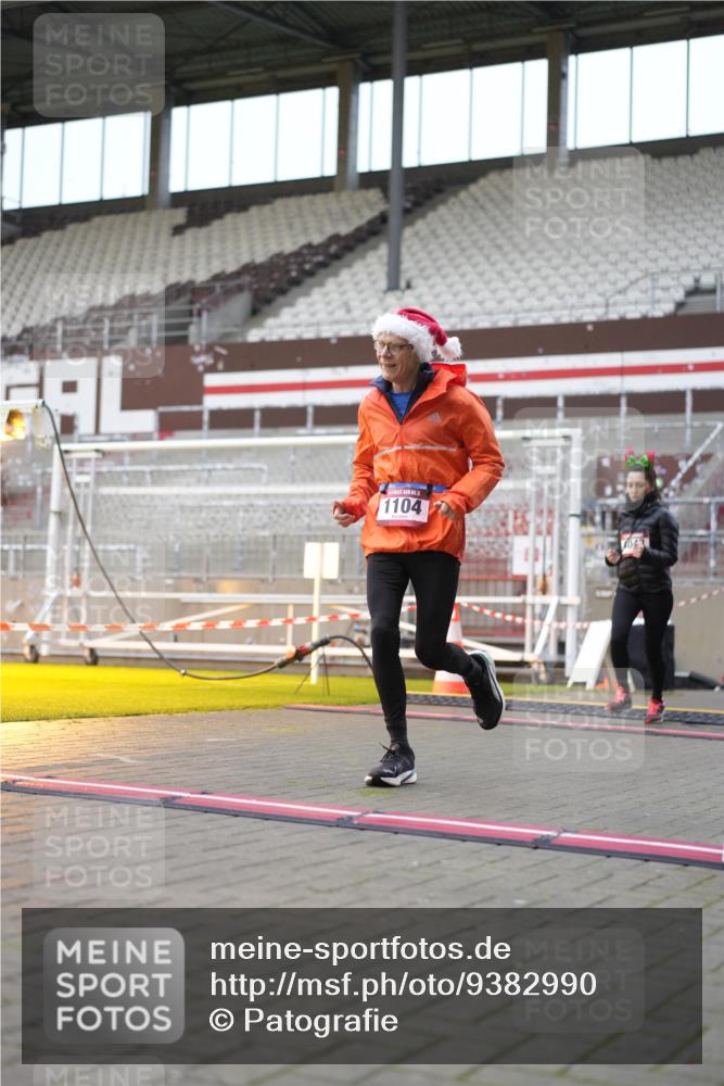 07.12.2025 - St. Pauli X-Mass-Run No. 15 Patografie http://msf.ph/oto/9382990 07.12.2025 10:23:39 Ziel 638, 1104, 2603, 2634, 3539, 3644, 3649, 3887, 3890, 4043, 4139, 4144, 4145, 4377, 4378, 4549 meine-sportfotos.de