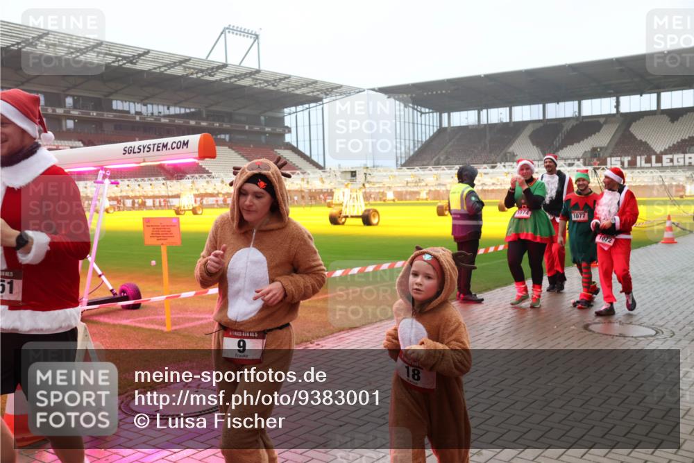 07.12.2025 - St. Pauli X-Mass-Run No. 15 Luisa Fischer http://msf.ph/oto/9383001 07.12.2025 10:13:21 Ziel 51, 15, 9, 18, 1077, 1072, 9, 18, 80, 938, 1044, 1126, 1397, 1733, 2687, 2711, 2712, 2758, 2760, 2770, 3040, 3428, 3514, 3551, 3557, 3585, 3588, 3589, 3799, 3834, 3836, 4082, 4083, 4487, 4664 meine-sportfotos.de