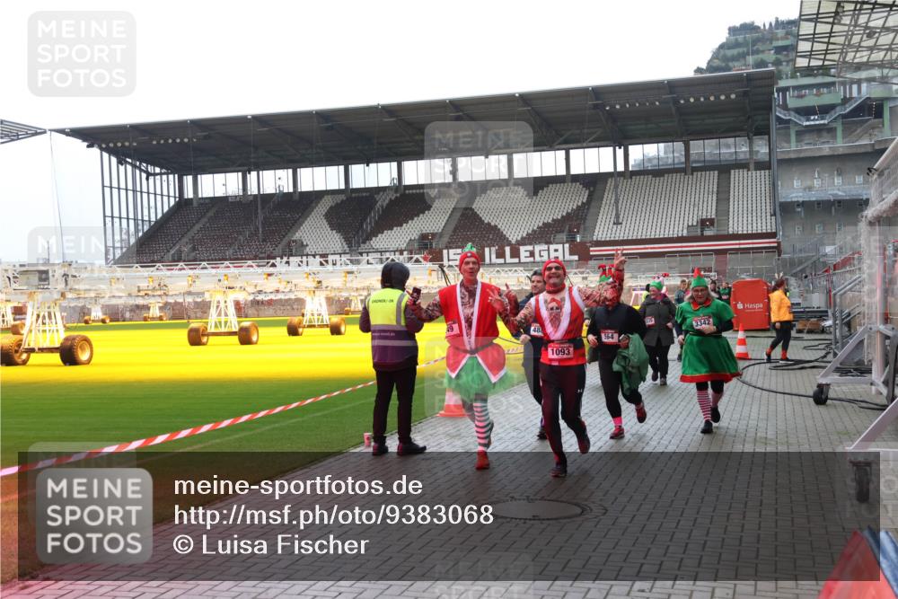 07.12.2025 - St. Pauli X-Mass-Run No. 15 Luisa Fischer http://msf.ph/oto/9383068 07.12.2025 10:51:48 Ziel 635, 48, 3342, 564, 1093, 249, 275, 769, 1047, 1093, 1691, 2103, 2105, 2327, 2332, 2553, 2642, 2643, 2674, 2959, 3199, 3342, 4862 meine-sportfotos.de