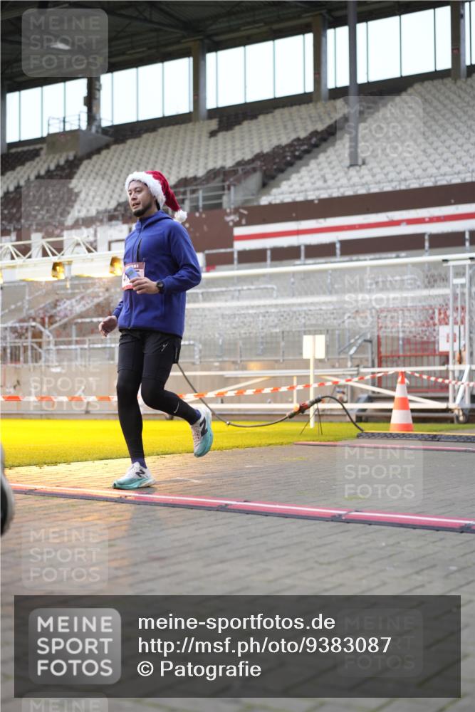 07.12.2025 - St. Pauli X-Mass-Run No. 15 Patografie http://msf.ph/oto/9383087 07.12.2025 10:23:51 Ziel 711, 1104, 2603, 2634, 3968, 4043, 4139, 4144, 4203, 4377, 4378, 4479, 4765 meine-sportfotos.de