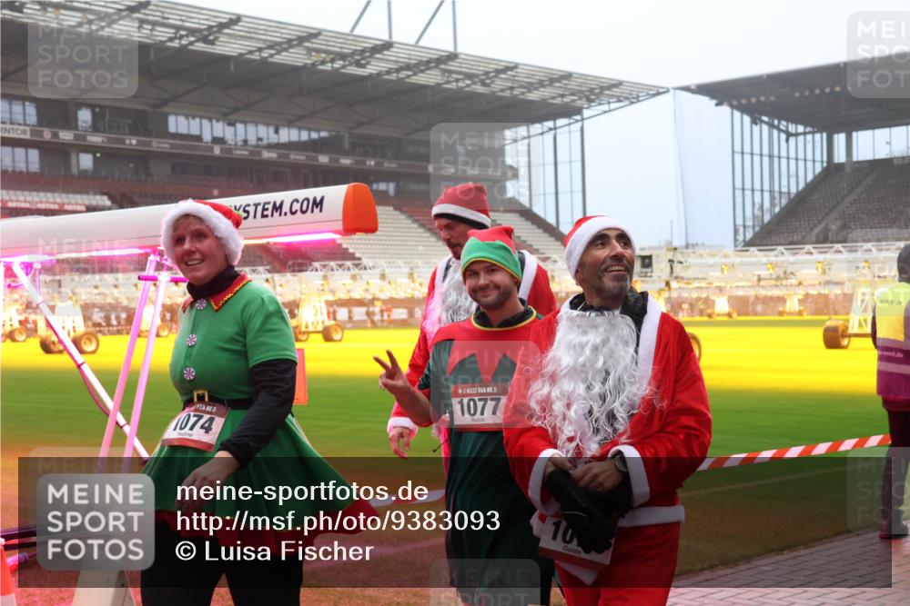 07.12.2025 - St. Pauli X-Mass-Run No. 15 Luisa Fischer http://msf.ph/oto/9383093 07.12.2025 10:13:25 Ziel 5, 074, 15, 1077, 10, 9, 18, 80, 938, 1044, 1126, 1397, 1733, 2687, 2711, 2712, 2758, 2760, 2770, 3040, 3428, 3514, 3551, 3557, 3585, 3588, 3589, 3799, 3834, 3836, 4081, 4082, 4083, 4487, 4664 meine-sportfotos.de