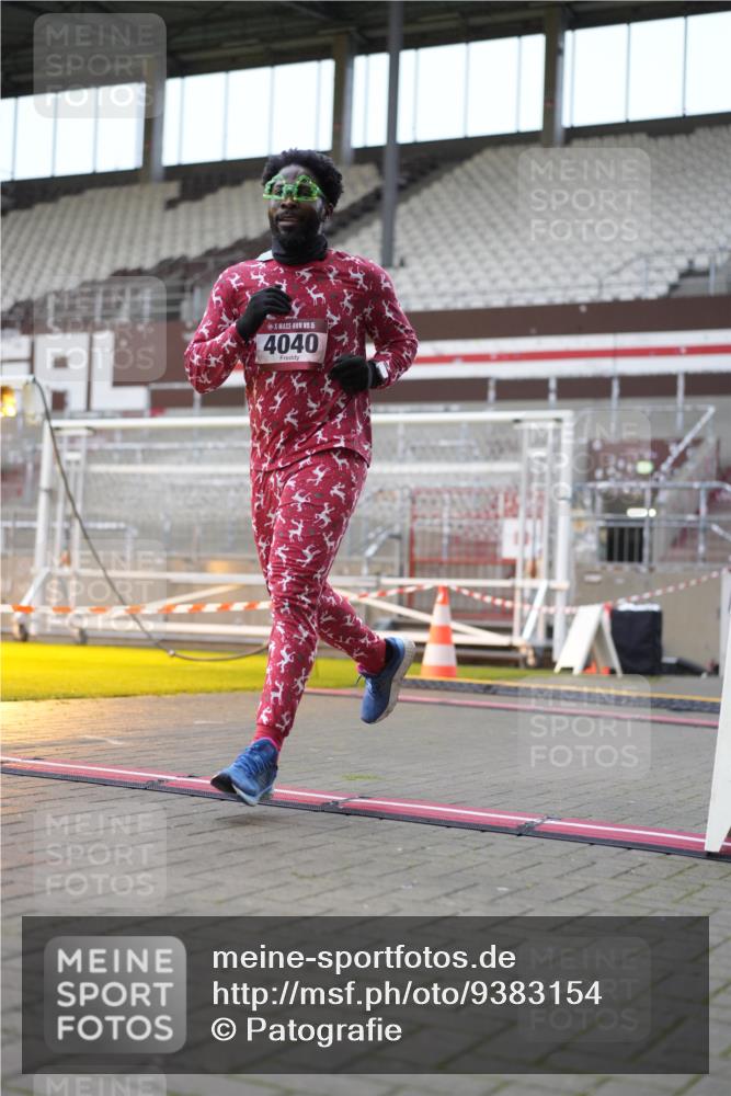 07.12.2025 - St. Pauli X-Mass-Run No. 15 Patografie http://msf.ph/oto/9383154 07.12.2025 10:24:06 Ziel 711, 897, 4040, 4203, 4479, 4765 meine-sportfotos.de