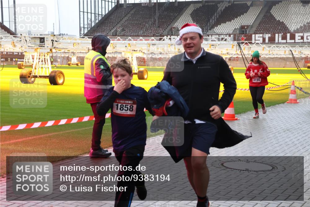 07.12.2025 - St. Pauli X-Mass-Run No. 15 Luisa Fischer http://msf.ph/oto/9383194 07.12.2025 11:25:29 Ziel 5, 1858, 3195, 470, 473, 705, 1320, 1346, 1384, 1427, 1527, 1544, 1752, 1855, 1858, 1961, 2151, 2193, 2244, 2447, 2448, 2480, 2852, 2859, 2869, 2981, 2990, 3126, 3193, 3194, 3195, 3306, 3314, 4101, 4632, 5003 meine-sportfotos.de