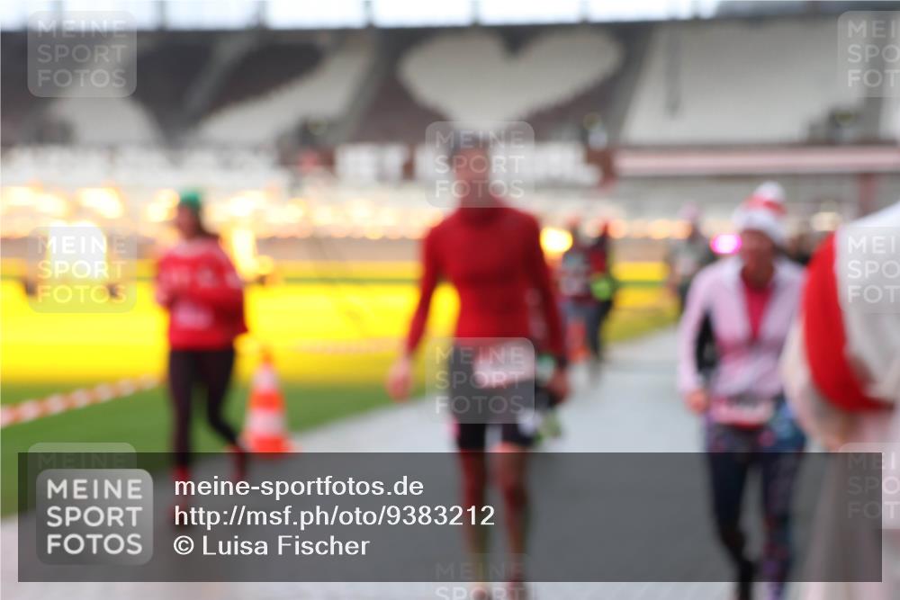 07.12.2025 - St. Pauli X-Mass-Run No. 15 Luisa Fischer http://msf.ph/oto/9383212 07.12.2025 11:25:30 Ziel 470, 473, 705, 1320, 1346, 1384, 1427, 1527, 1544, 1752, 1855, 1858, 1961, 2151, 2193, 2244, 2447, 2448, 2480, 2859, 2869, 2981, 2990, 3126, 3193, 3194, 3195, 3290, 3296, 3301, 3306, 3314, 4101, 4632, 5003 meine-sportfotos.de