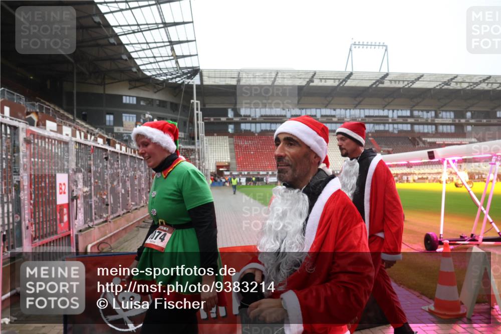 07.12.2025 - St. Pauli X-Mass-Run No. 15 Luisa Fischer http://msf.ph/oto/9383214 07.12.2025 10:13:28 Ziel 2, 074, 9, 18, 80, 938, 1044, 1062, 1126, 1220, 1397, 1733, 2687, 2711, 2712, 3040, 3428, 3514, 3551, 3557, 3585, 3588, 3589, 3799, 3834, 3836, 4081, 4082, 4083, 4487, 4664 meine-sportfotos.de
