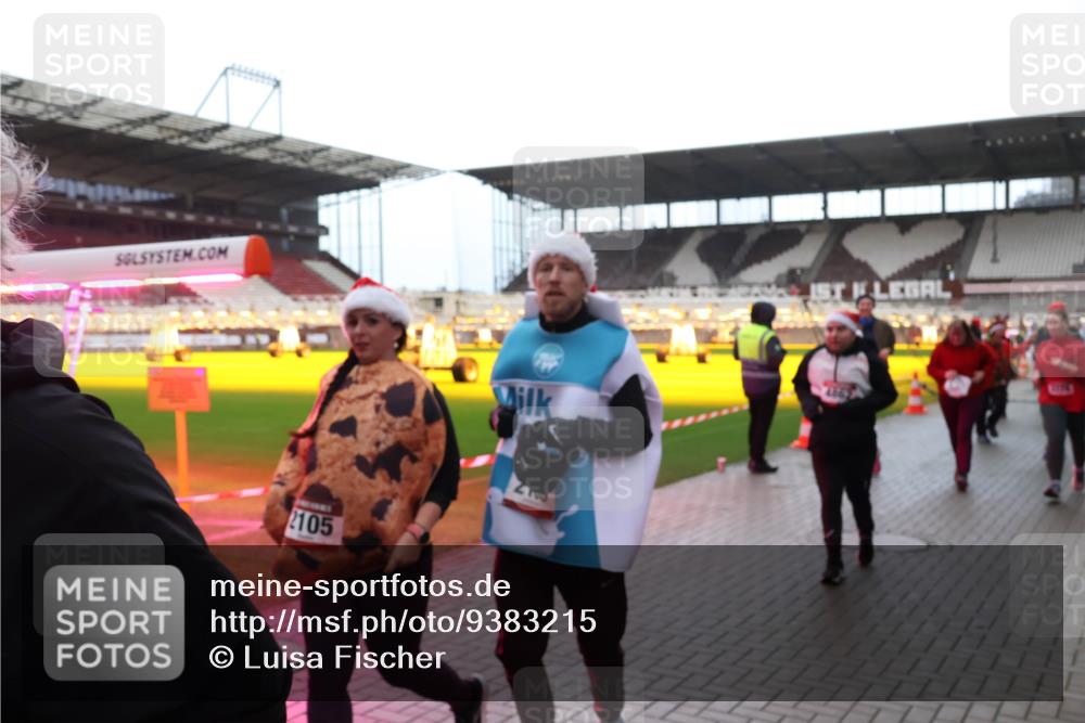 07.12.2025 - St. Pauli X-Mass-Run No. 15 Luisa Fischer http://msf.ph/oto/9383215 07.12.2025 10:52:15 Ziel 2105, 275, 328, 1047, 1964, 1982, 1984, 2103, 2105, 2165, 2287, 2289, 2327, 2332, 2553, 2592, 2593, 2607, 2642, 2643, 2661, 2674, 2836, 2837, 2959, 3223, 3228, 4550, 4862, 4865, 4879, 4880 meine-sportfotos.de