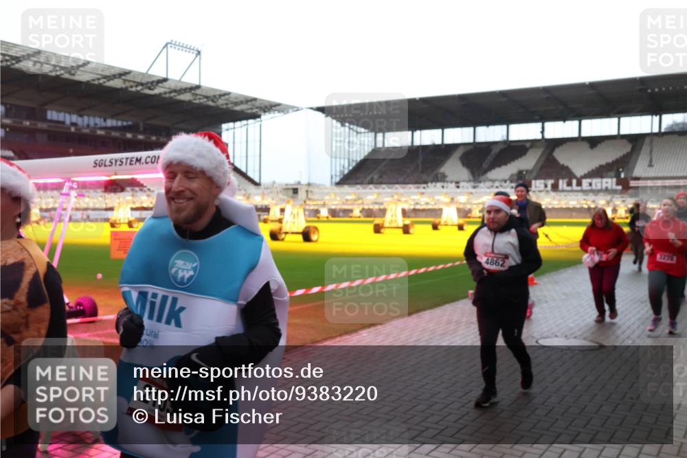 07.12.2025 - St. Pauli X-Mass-Run No. 15 Luisa Fischer http://msf.ph/oto/9383220 07.12.2025 10:52:16 Ziel 0, 2103, 4862, 3226, 11, 275, 328, 1047, 1964, 1982, 1984, 2103, 2105, 2165, 2287, 2289, 2327, 2332, 2553, 2592, 2593, 2607, 2642, 2643, 2661, 2674, 2836, 2837, 2959, 3223, 3228, 4550, 4862, 4865, 4879, 4880 meine-sportfotos.de