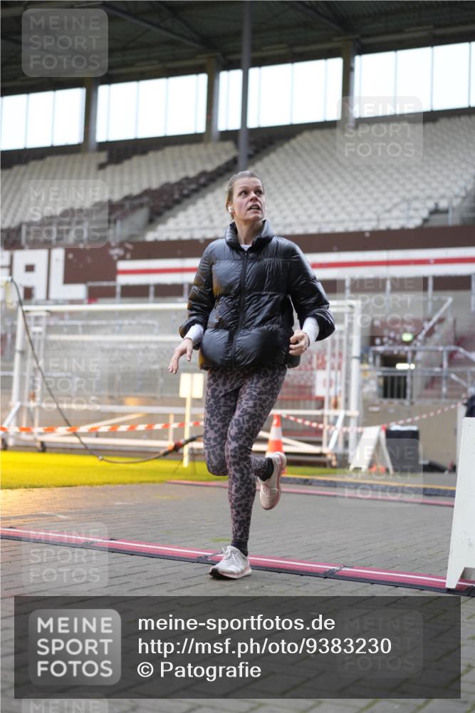 07.12.2025 - St. Pauli X-Mass-Run No. 15 Patografie http://msf.ph/oto/9383230 07.12.2025 10:24:19 Ziel 712, 897, 2071, 4040, 4122, 4140, 4689, 4692, 4694 meine-sportfotos.de