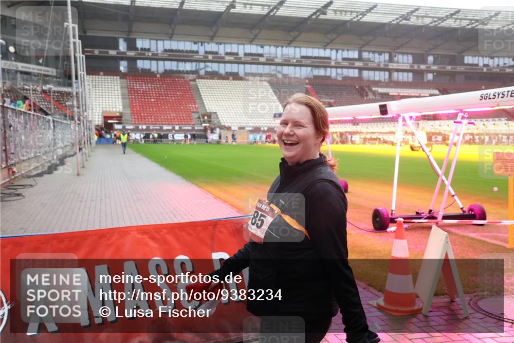 07.12.2025 - St. Pauli X-Mass-Run No. 15 Luisa Fischer http://msf.ph/oto/9383234 07.12.2025 10:13:30 Ziel 15, 85, 9, 18, 80, 938, 1044, 1062, 1126, 1220, 1397, 1733, 2687, 2711, 2712, 3040, 3428, 3514, 3551, 3557, 3588, 3589, 3799, 3834, 3836, 4081, 4082, 4083, 4487, 4664 meine-sportfotos.de