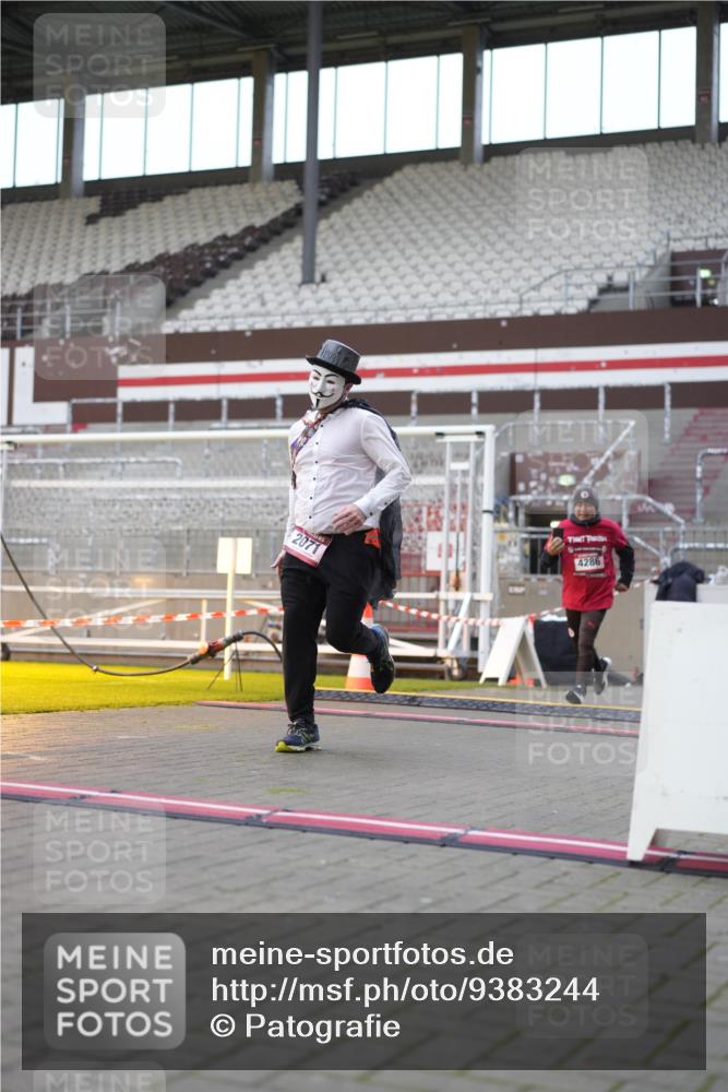 07.12.2025 - St. Pauli X-Mass-Run No. 15 Patografie http://msf.ph/oto/9383244 07.12.2025 10:24:22 Ziel 712, 1986, 2071, 4122, 4140, 4689, 4692, 4694 meine-sportfotos.de