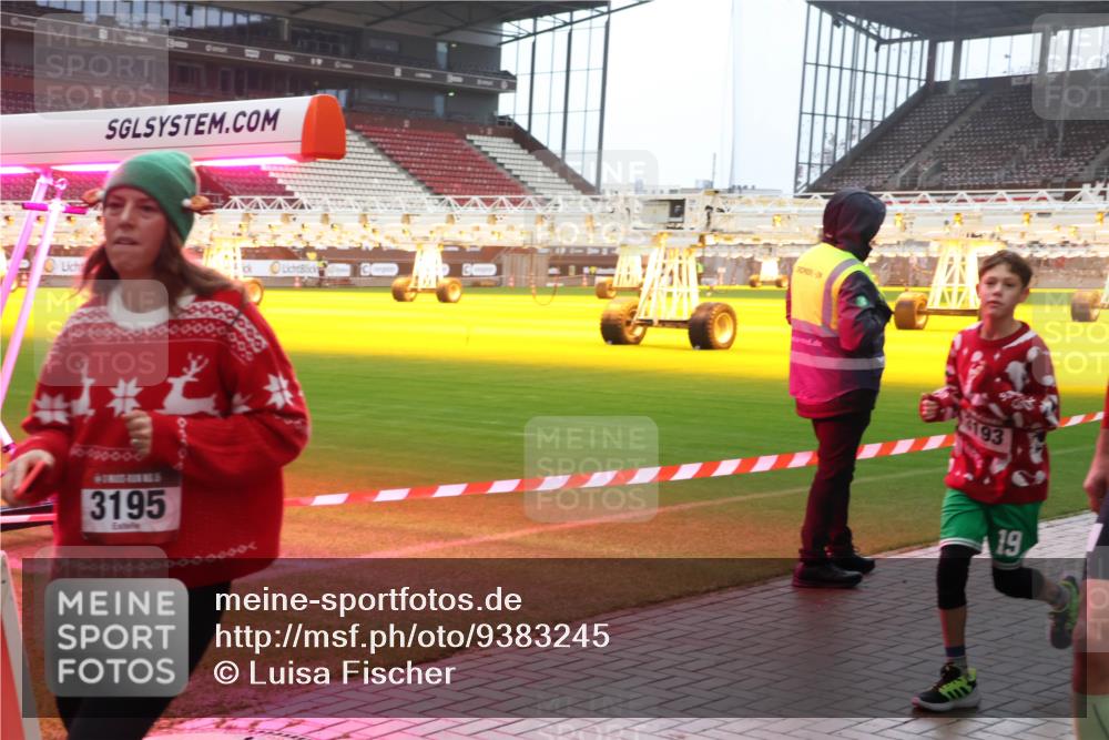 07.12.2025 - St. Pauli X-Mass-Run No. 15 Luisa Fischer http://msf.ph/oto/9383245 07.12.2025 11:25:33 Ziel 3195, 3193, 19, 470, 473, 705, 1346, 1384, 1427, 1527, 1544, 1752, 1855, 1858, 1961, 2151, 2193, 2244, 2447, 2859, 2869, 2981, 2990, 3126, 3193, 3195, 3290, 3296, 3301, 3306, 3314, 4101, 4632, 5003 meine-sportfotos.de