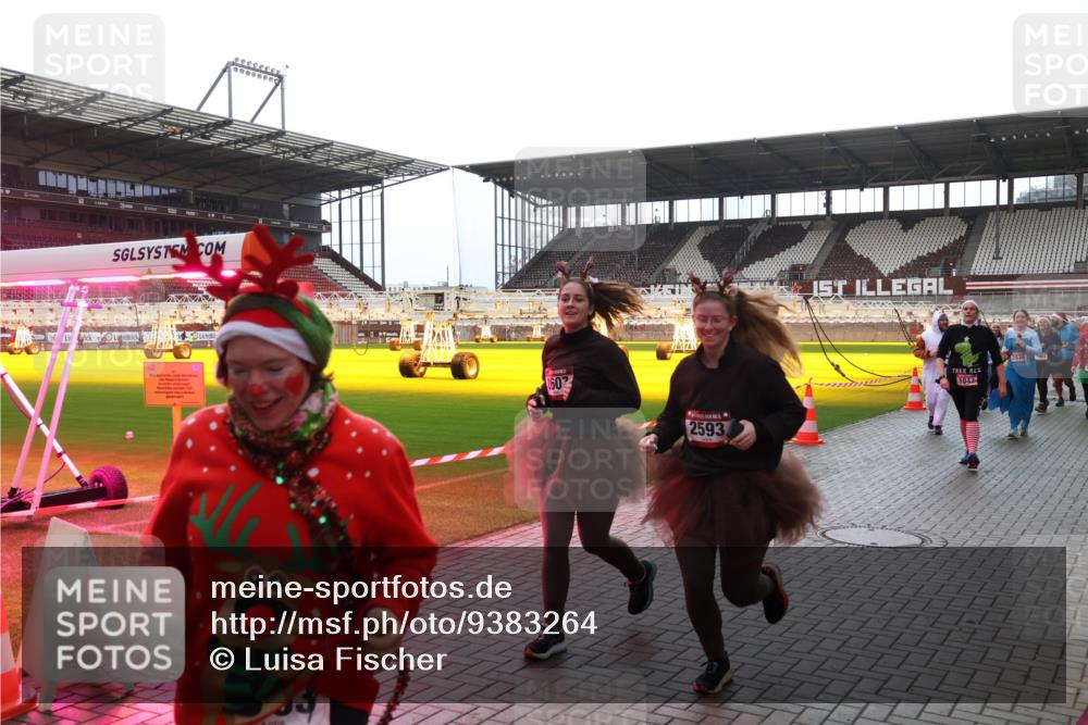 07.12.2025 - St. Pauli X-Mass-Run No. 15 Luisa Fischer http://msf.ph/oto/9383264 07.12.2025 10:52:21 Ziel 160, 2593, 1, 1047, 2836, 27, 275, 328, 1047, 1964, 1982, 1984, 2103, 2105, 2165, 2287, 2289, 2327, 2332, 2553, 2592, 2593, 2607, 2642, 2643, 2661, 2674, 2836, 2837, 2959, 3223, 3228, 4550, 4862, 4864, 4865, 4866, 4879, 4880 meine-sportfotos.de