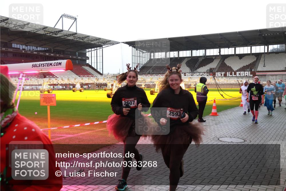 07.12.2025 - St. Pauli X-Mass-Run No. 15 Luisa Fischer http://msf.ph/oto/9383268 07.12.2025 10:52:22 Ziel 2607, 2593, 2163, 2836, 1047, 27, 275, 328, 499, 506, 1047, 1964, 1982, 1984, 2103, 2105, 2165, 2287, 2289, 2327, 2332, 2553, 2592, 2593, 2607, 2642, 2643, 2661, 2674, 2836, 2837, 2959, 3223, 3228, 4550, 4862, 4864, 4865, 4866, 4879, 4880 meine-sportfotos.de