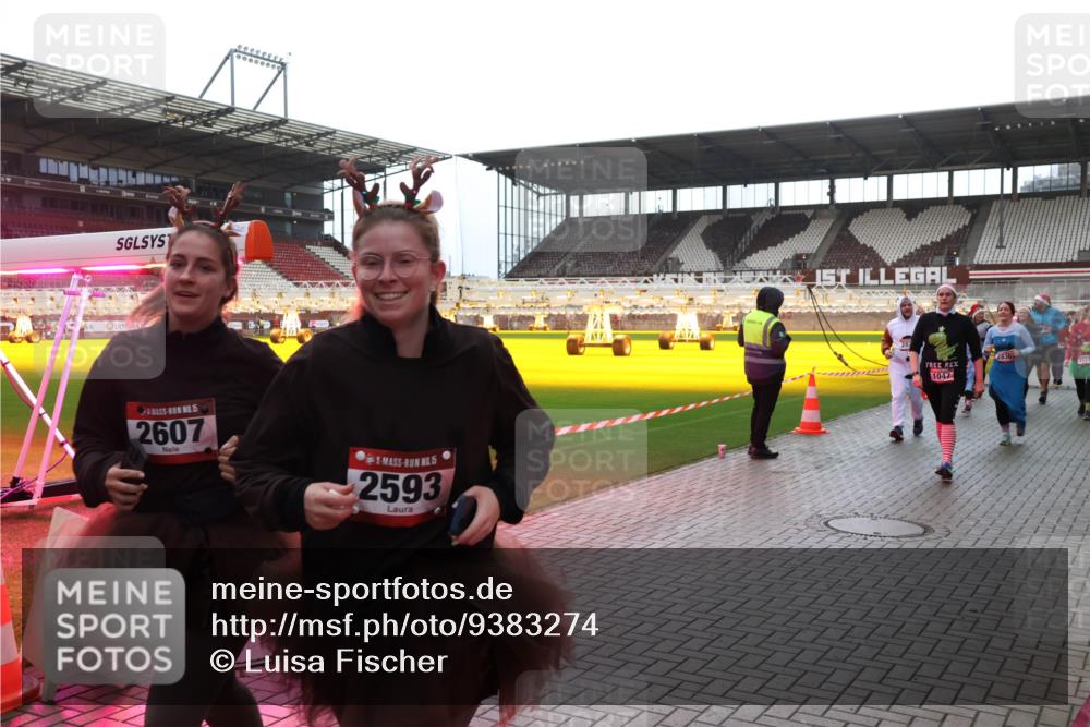 07.12.2025 - St. Pauli X-Mass-Run No. 15 Luisa Fischer http://msf.ph/oto/9383274 07.12.2025 10:52:22 Ziel 15, 2607, 5, 2593, 1, 1047, 2737, 27, 275, 328, 499, 506, 1047, 1964, 1982, 1984, 2103, 2105, 2165, 2287, 2289, 2327, 2332, 2553, 2592, 2593, 2607, 2642, 2643, 2661, 2674, 2836, 2837, 2959, 3223, 3228, 4550, 4862, 4864, 4865, 4866, 4879, 4880 meine-sportfotos.de