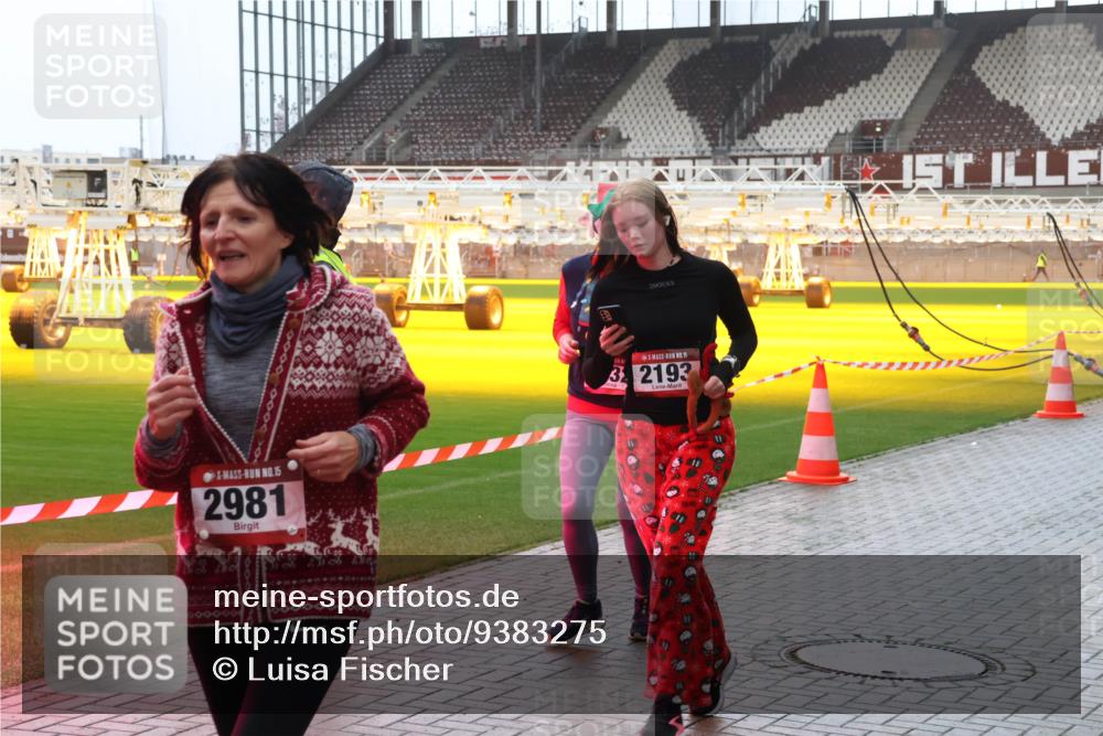07.12.2025 - St. Pauli X-Mass-Run No. 15 Luisa Fischer http://msf.ph/oto/9383275 07.12.2025 11:25:38 Ziel 15, 2981, 15, 3, 2193, 470, 473, 705, 1384, 1427, 1527, 1544, 1855, 1858, 1961, 2151, 2193, 2244, 2447, 2859, 2869, 2981, 2990, 3126, 3193, 3290, 3296, 3301, 3306, 3314, 4101, 4632, 5003 meine-sportfotos.de