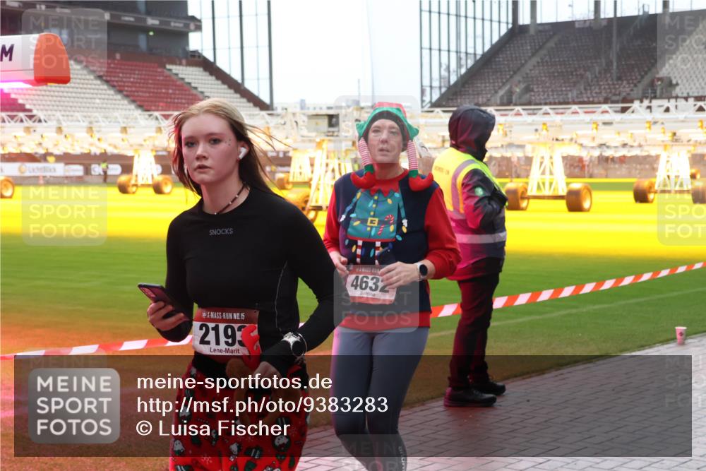 07.12.2025 - St. Pauli X-Mass-Run No. 15 Luisa Fischer http://msf.ph/oto/9383283 07.12.2025 11:25:39 Ziel 15, 2193, 4632, 470, 473, 705, 1384, 1427, 1527, 1544, 1855, 1858, 1961, 2151, 2193, 2244, 2447, 2981, 2990, 3126, 3290, 3296, 3301, 3306, 3314, 4101, 4632, 5003 meine-sportfotos.de